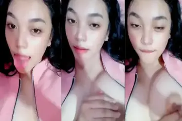 Bokep Indo LARAS Bali Jaket Pink Ngentot Becek Brutal poster