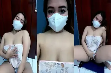 Bokep Indo Unna Suzuka Ngangkang Pamerin Selangkangan poster