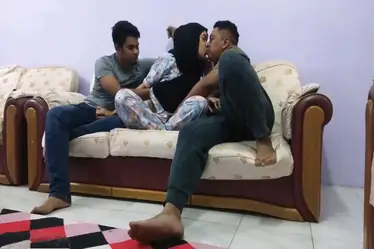 Tante Cantik Selingkuh Dengan Brondong poster